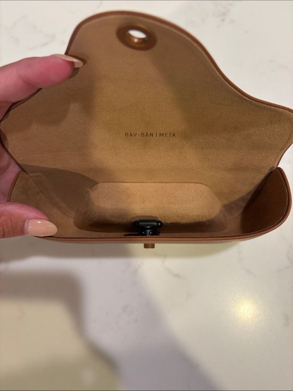 Ray-Ban Meta Case - Picture 3 of 4